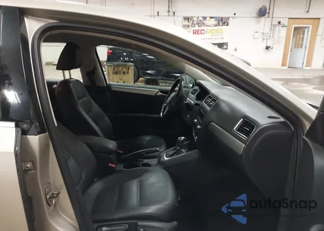 2013 Volkswagen Jetta 2.5L Se z USA, uszkodzony, nr VIN 3VWDP7AJ0DM281245